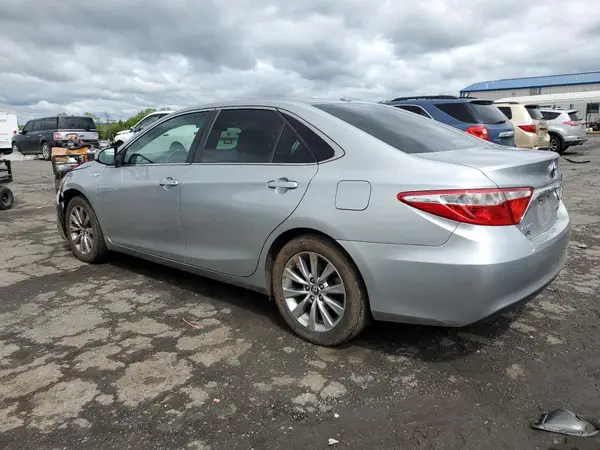 4T1BD1FK3HU211768 2017 TOYOTA CAMRY - Image 2