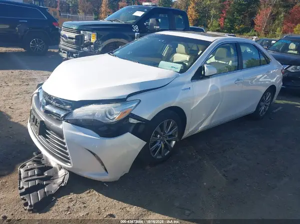 4T1BD1FK3HU211978 2017 TOYOTA CAMRY - Image 2