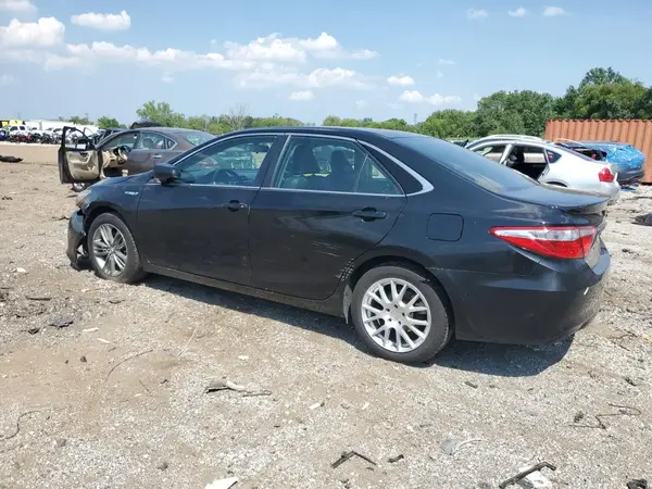 4T1BD1FK3HU213343 2017 TOYOTA CAMRY - Image 2