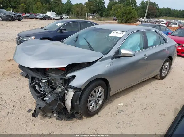 4T1BD1FK3HU214136 2017 TOYOTA CAMRY - Image 2