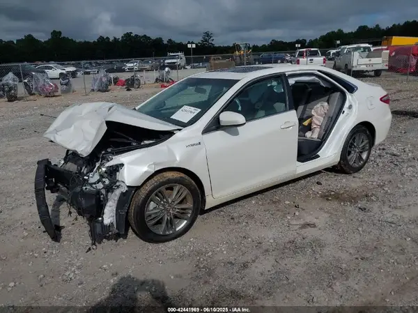 4T1BD1FK3HU214525 2017 TOYOTA CAMRY - Image 2