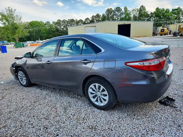 4T1BD1FK3HU216484 2017 TOYOTA CAMRY - Image 2