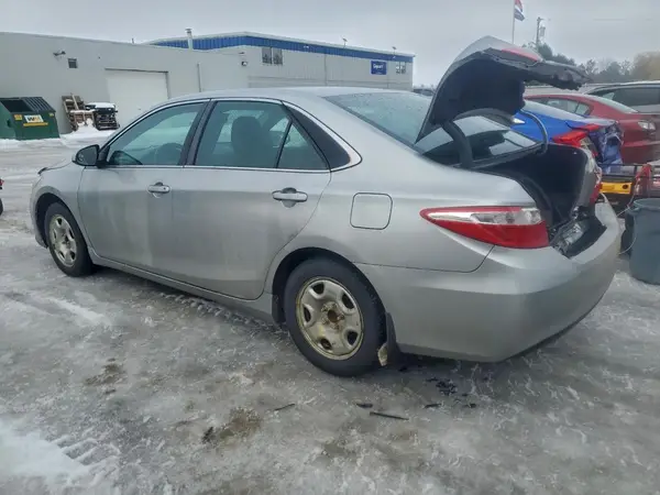4T1BD1FK3HU220082 2017 TOYOTA CAMRY - Image 2