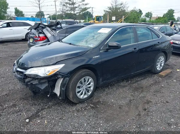 4T1BD1FK3HU226951 2017 TOYOTA CAMRY - Image 2
