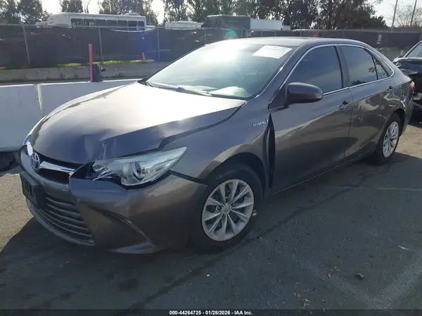 4T1BD1FK4GU178696 2016 TOYOTA CAMRY - Image 2