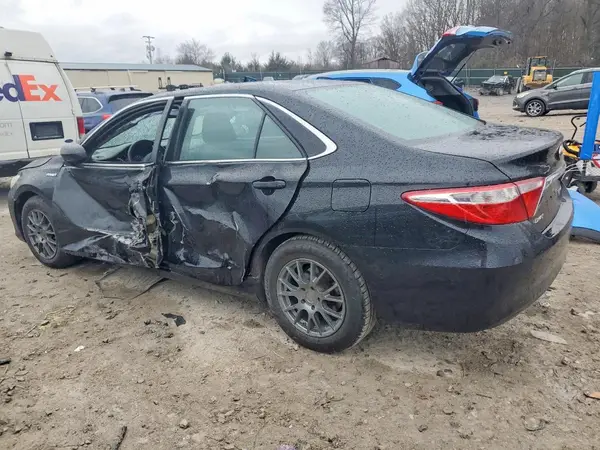 4T1BD1FK4GU185065 2016 TOYOTA CAMRY - Image 2