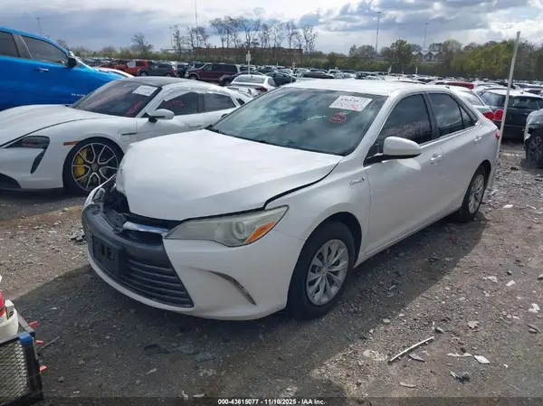 4T1BD1FK4GU187379 2016 TOYOTA CAMRY - Image 2