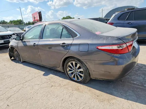 4T1BD1FK4GU195031 2016 TOYOTA CAMRY - Image 2