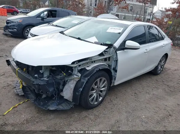 4T1BD1FK4HU204747 2017 TOYOTA CAMRY - Image 2