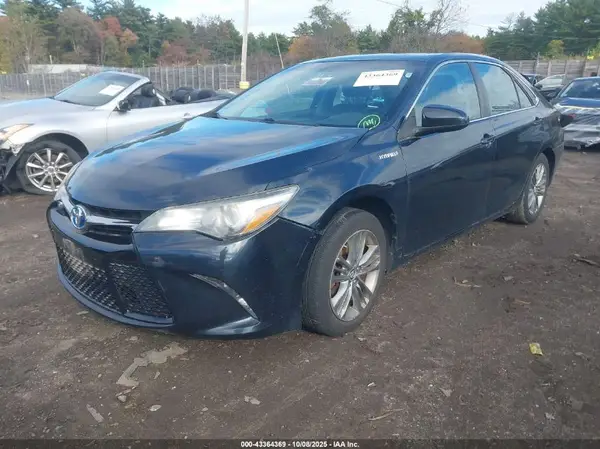 4T1BD1FK4HU208412 2017 TOYOTA CAMRY - Image 2