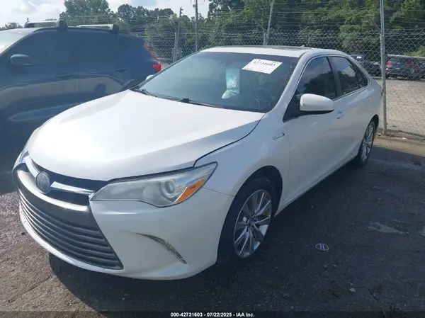 4T1BD1FK4HU209902 2017 TOYOTA CAMRY - Image 2