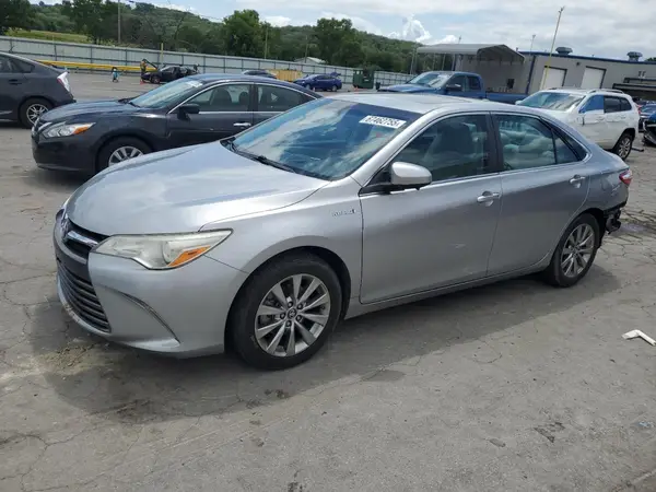 4T1BD1FK4HU211374 2017 TOYOTA CAMRY - Image 1