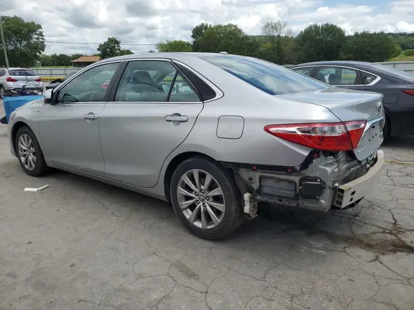4T1BD1FK4HU211374 2017 TOYOTA CAMRY - Image 2