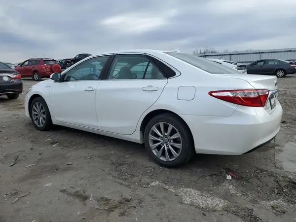 4T1BD1FK4HU214243 2017 TOYOTA CAMRY - Image 2