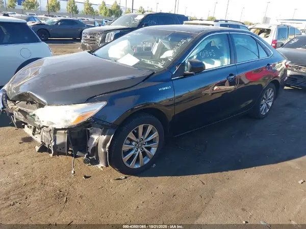 4T1BD1FK4HU218728 2017 TOYOTA CAMRY - Image 2