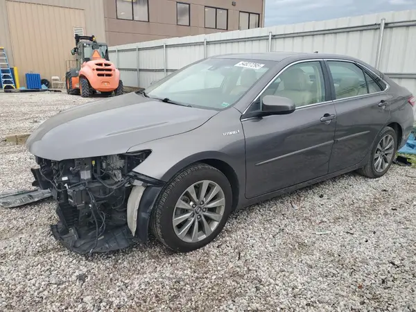 4T1BD1FK4HU218812 2017 TOYOTA CAMRY - Image 1