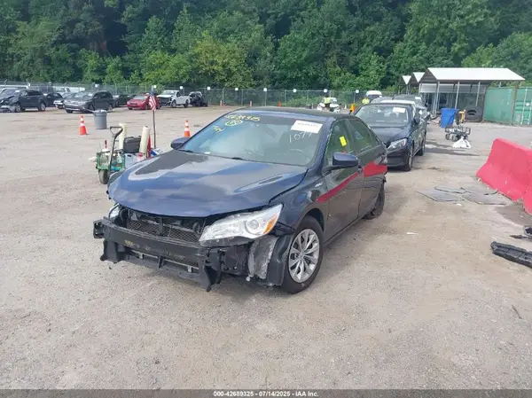 4T1BD1FK4HU221077 2017 TOYOTA CAMRY - Image 2