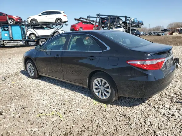 4T1BD1FK4HU223721 2017 TOYOTA CAMRY - Image 2