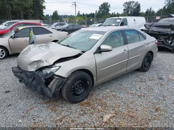 4T1BD1FK5GU181073 2016 TOYOTA CAMRY - Image 2