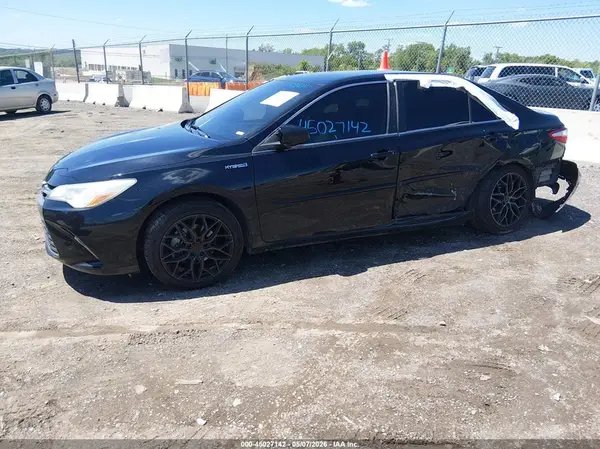 4T1BD1FK5GU188833 2016 TOYOTA CAMRY - Image 2