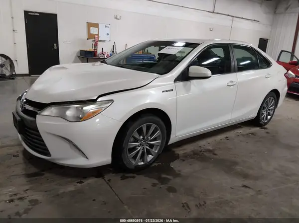 4T1BD1FK5GU196978 2016 TOYOTA CAMRY - Image 2