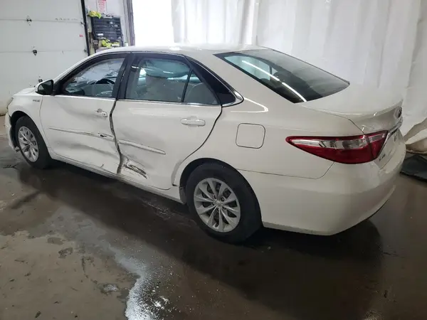 4T1BD1FK5GU197516 2016 TOYOTA CAMRY - Image 2