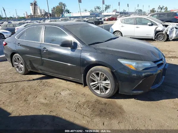 4T1BD1FK5HU201016 2017 TOYOTA CAMRY - Image 1