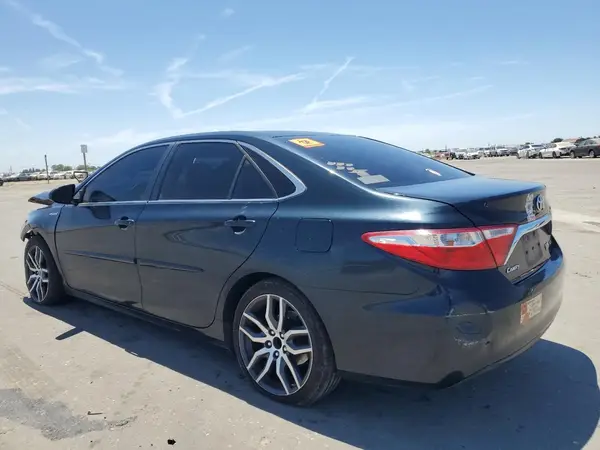 4T1BD1FK5HU201307 2017 TOYOTA CAMRY - Image 2