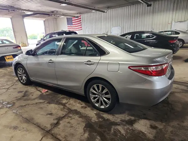 4T1BD1FK5HU201517 2017 TOYOTA CAMRY - Image 2