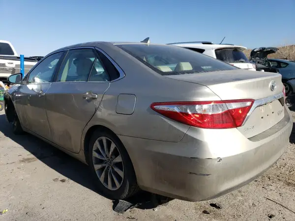 4T1BD1FK5HU205485 2017 TOYOTA CAMRY - Image 2