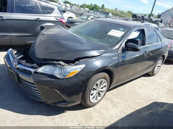 4T1BD1FK5HU207141 2017 TOYOTA CAMRY - Image 2