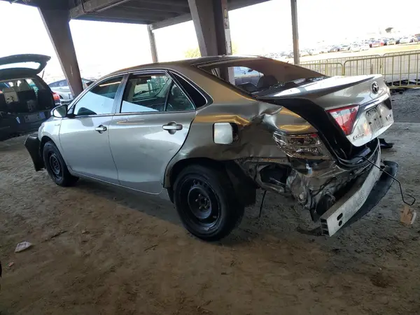 4T1BD1FK5HU207611 2017 TOYOTA CAMRY - Image 2