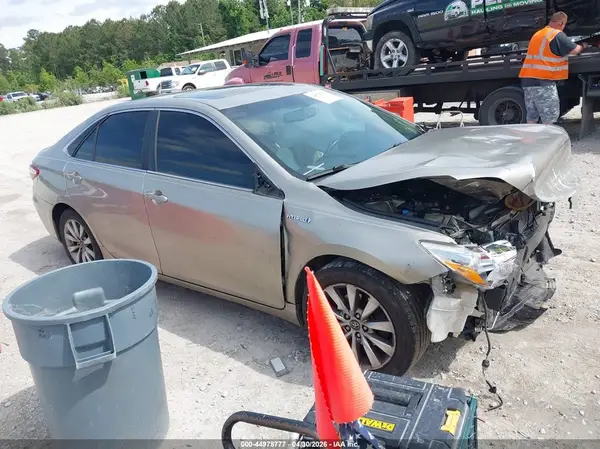 4T1BD1FK5HU208323 2017 TOYOTA CAMRY - Image 1