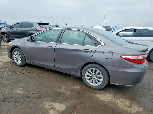 4T1BD1FK5HU211576 2017 TOYOTA CAMRY - Image 2