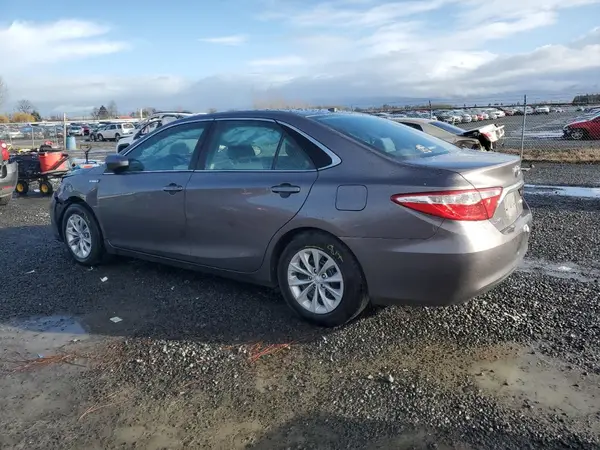 4T1BD1FK5HU213893 2017 TOYOTA CAMRY - Image 2
