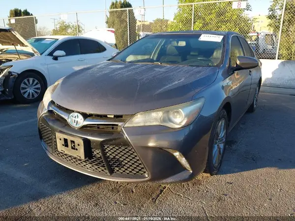 4T1BD1FK5HU214655 2017 TOYOTA CAMRY - Image 2