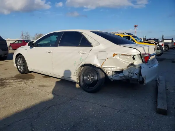 4T1BD1FK5HU216230 2017 TOYOTA CAMRY - Image 2