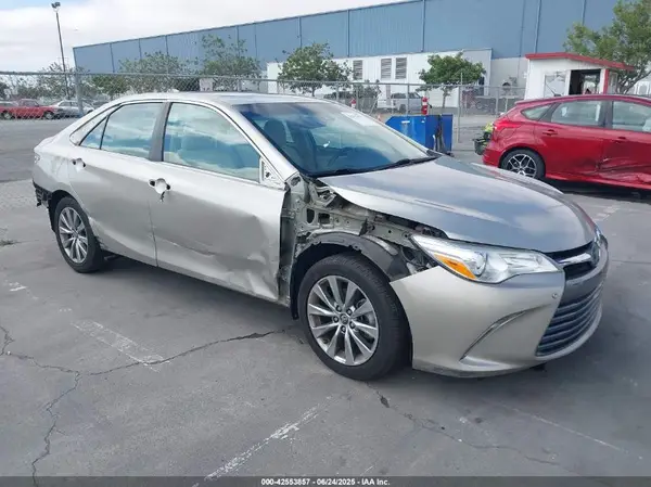 4T1BD1FK5HU217233 2017 TOYOTA CAMRY - Image 1