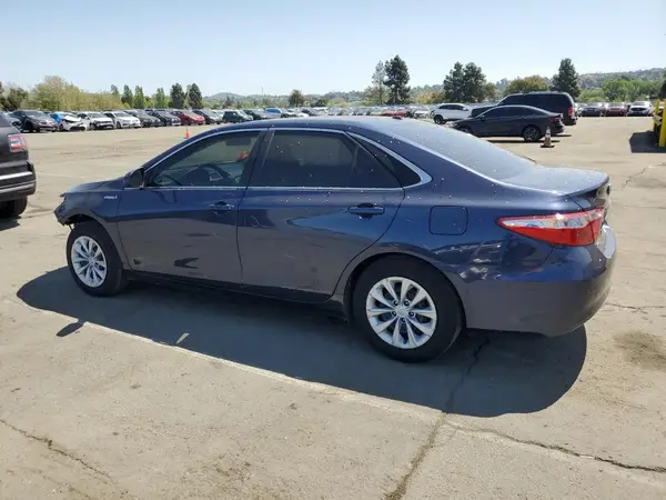 4T1BD1FK5HU222805 2017 TOYOTA CAMRY - Image 2