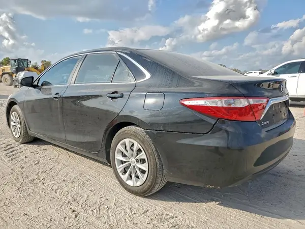 4T1BD1FK5HU223596 2017 TOYOTA CAMRY - Image 2