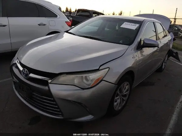 4T1BD1FK6GU178246 2016 TOYOTA CAMRY - Image 2