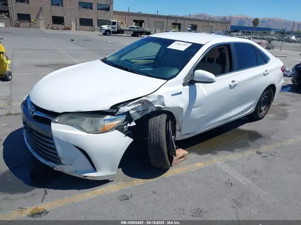4T1BD1FK6GU180711 2016 TOYOTA CAMRY - Image 2
