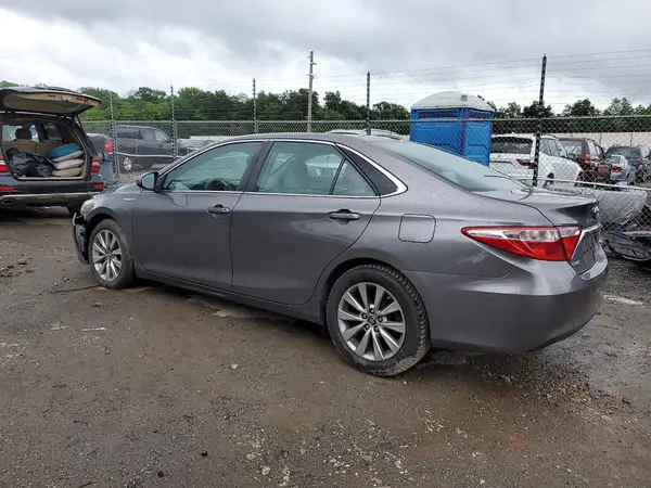 4T1BD1FK6HU205527 2017 TOYOTA CAMRY - Image 2