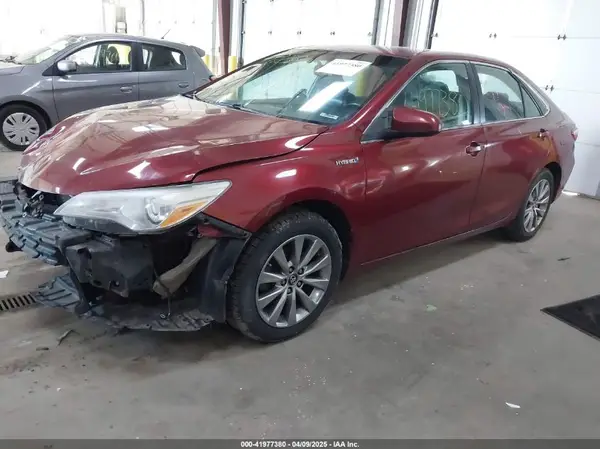 4T1BD1FK6HU205799 2017 TOYOTA CAMRY - Image 2