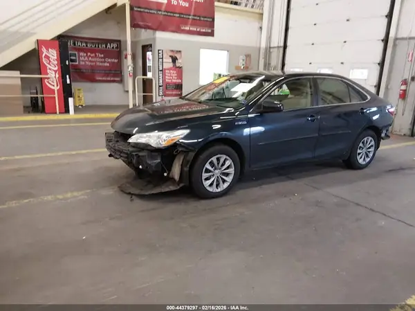 4T1BD1FK6HU209271 2017 TOYOTA CAMRY - Image 2