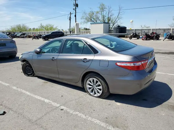 4T1BD1FK6HU213059 2017 TOYOTA CAMRY - Image 2
