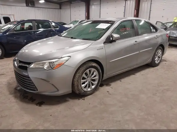 4T1BD1FK6HU220108 2017 TOYOTA CAMRY - Image 2