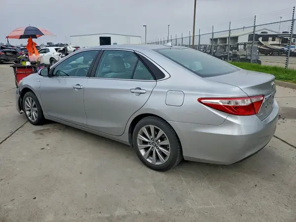 4T1BD1FK6HU222490 2017 TOYOTA CAMRY - Image 2