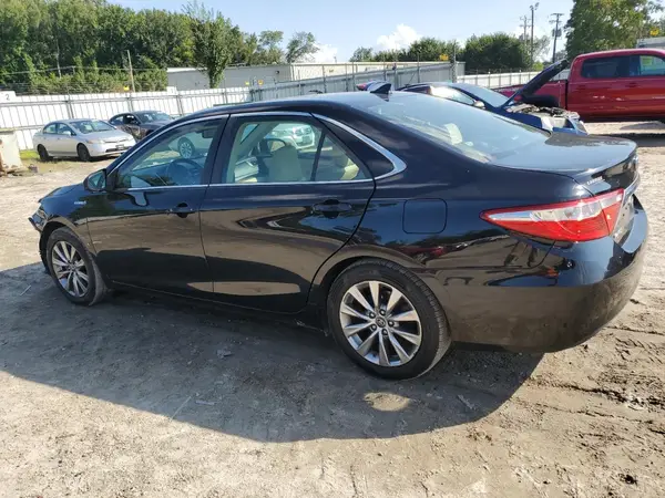 4T1BD1FK6HU227043 2017 TOYOTA CAMRY - Image 2