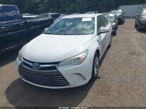 4T1BD1FK7GU177526 2016 TOYOTA CAMRY - Image 2